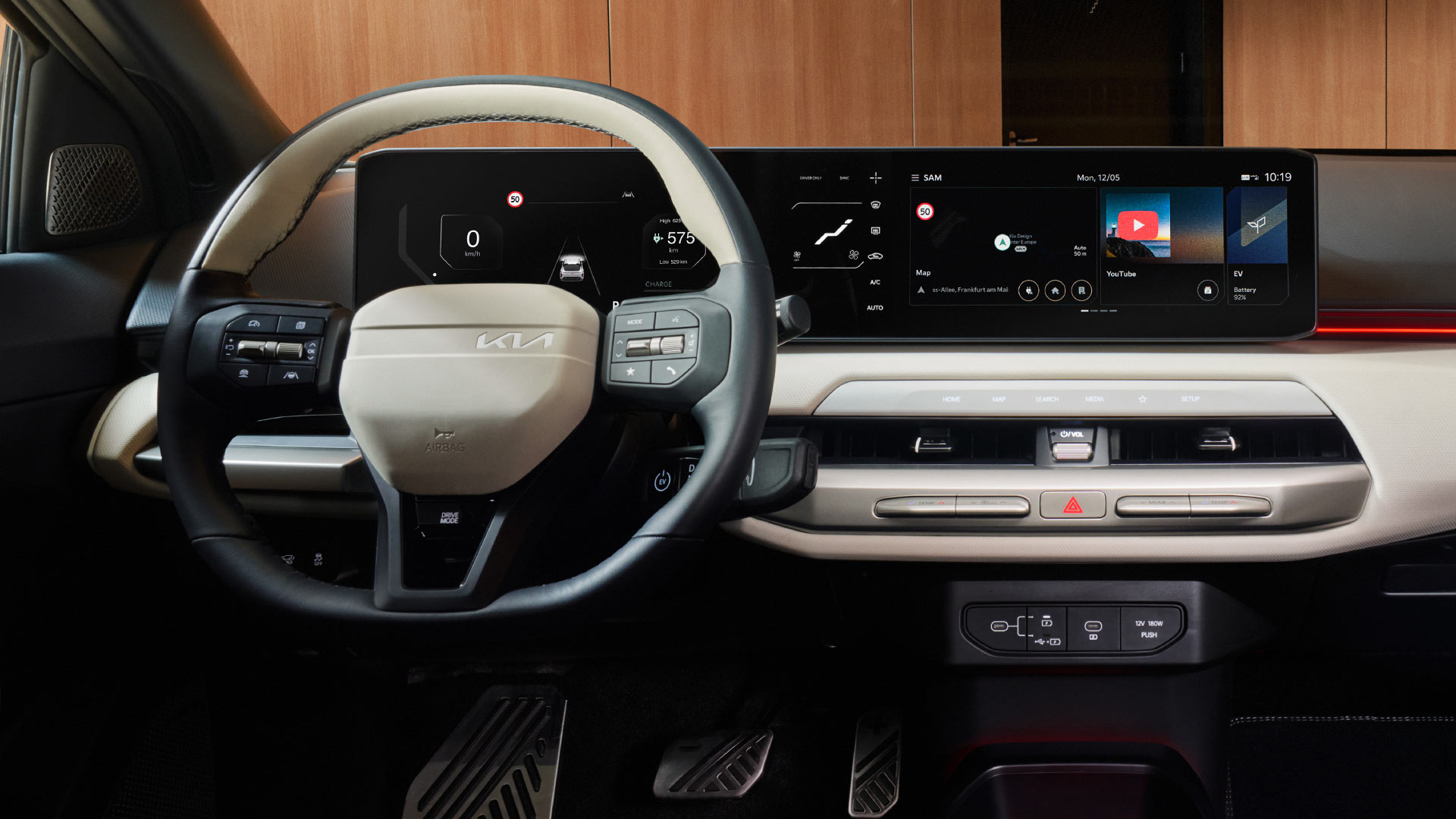 Dreifach-Panoramadisplay für alles, was du brauchst.